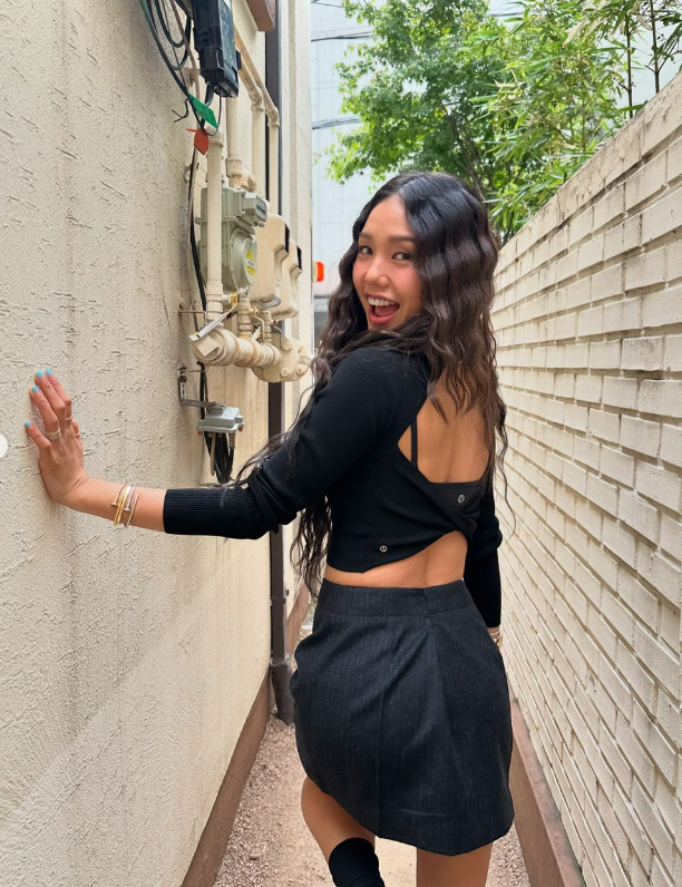 걸그룹 오마이걸 멤버 미미가 밝은 미소를 짓는 모습을 공개했다. /사진=미미 인스타그램