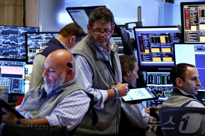 NYSE 트레이더들. ⓒ 로이터=뉴스1