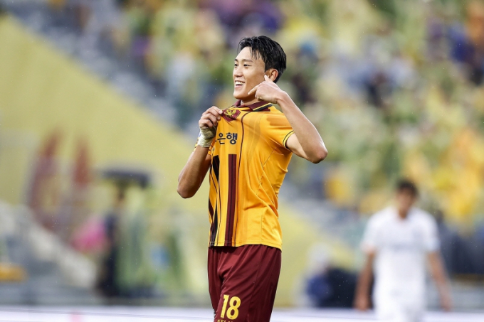 지난 10월6일 K리그1 33라운드 서울전 광주FC 허율선수가 득점 세리머니를 펼치고 있다./사진=광주FC