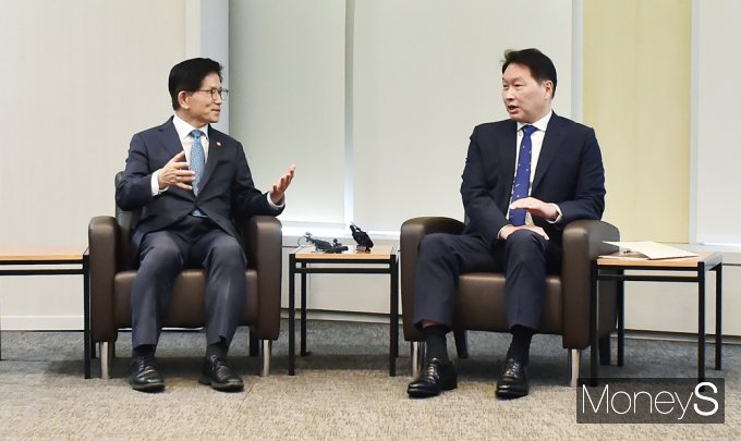 [머니S픽] 김문수 장관, 대한상의 찾아 