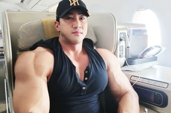 여성 지인을 폭행한 혐의로 1심서 실형을 선고 받은 보디빌더 황철순이 2심에서 추가 공탁했지만 피해자 측이 거절했다. 사진은 황철순의 모습. /사진=뉴스1(황철순 인스타그램)