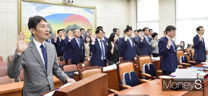 [머니S포토] 국감 이복현 