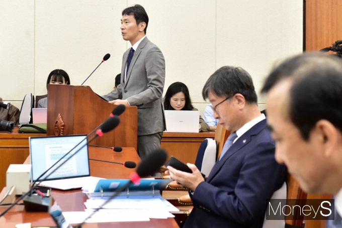 [머니S포토] 국감 이복현 