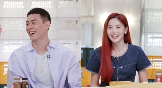 농구선수 이관희가 오마이걸 효정에게 호감을 드러낸다. /사진=KBS2 제공