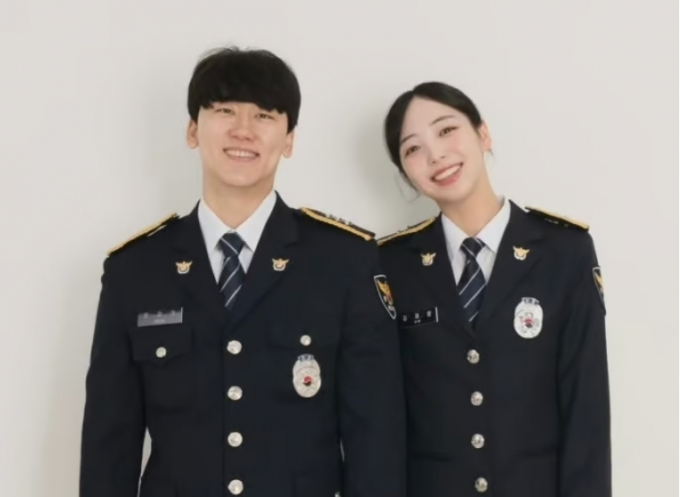 서울경찰청 경무기획과 소속 문강건 경장(왼쪽), 영등포경찰서 당산지구대 소속 김재은 경장/사진=뉴스1 