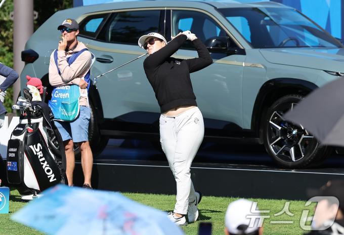 한나 그린(호주)이 20일 경기 파주 서원밸리 컨트리클럽 서원힐스에서 열린 LPGA 투어 'BMW 레이디스 챔피언십 2024' 파이널 라운드 6번 홀에서 티샷을 치고 있다. 2024.10.20/뉴스1 ⓒ News1 김진환 기자