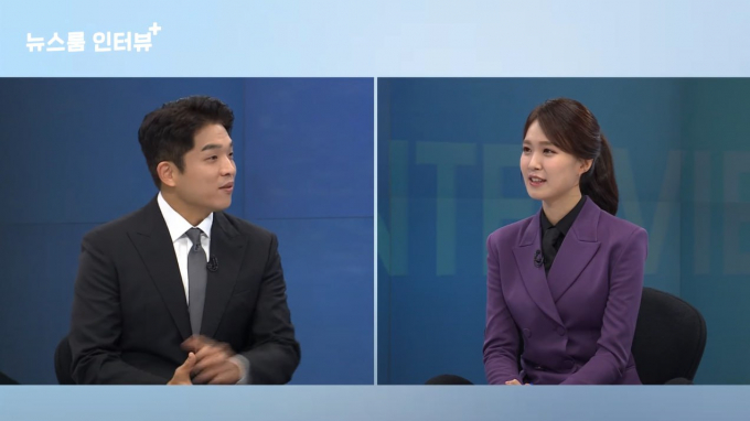 안성재가 지난 20일 JTBC '뉴스룸'에 출연해 넷플릭스 '흑백요리사'에 대해 이야기했다. /사진=JTBC '뉴스룸'