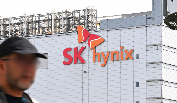 SK하이닉스가 오는 24일 실적 발표를 앞두고 상승하고 있다. 사진은 지난 7월25일 경기도 이천시 SK하이닉스 본사 모습. /사진=뉴시스 