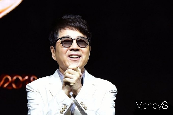  '가왕' 조용필이 11년 만에 정규 음반을 낸다. 사진은 지난 2018년 11월 서울 한남동 블루스퀘어에서 '차 한 잔 할까요?' 기자간담회에 참석한 가수 조용필. /사진=임한별 기자