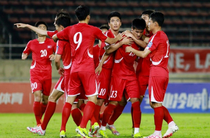 북한이 라오스에서 2026 국제축구연맹(FIFA) 북중미 월드컵 아시아지역 3차 예선 홈 2연전을 치른다. 국제축구연맹 2026년 월드컵경기대회 아시아지역 예선 2단계 2조에 속한 우리나라(북한) 팀과 먄마(미얀마)팀 사이의 2차 경기에서 4:1로 승리를 거둔 모습./사진=뉴스1(노동신문)