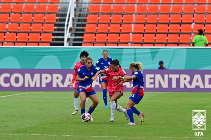 U17 여자 축구대표팀이 미국에 0-5로 대패해 월드컵 조별리그서 탈락했다./사진=뉴스1(대한축구협회)