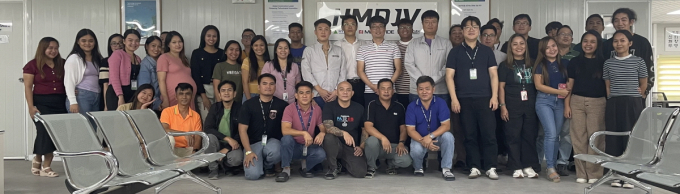 필리핀 남북철도 제1공구 현장사무실의 현대건설·동아지질·메가와이드 직원들 /사진=김노향 기자