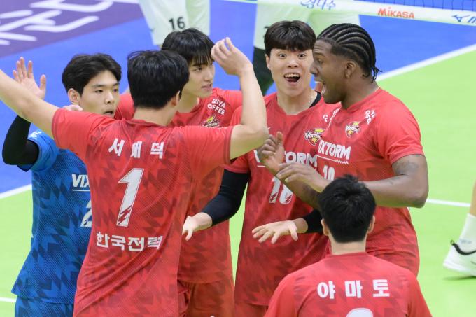 홈 개막전서 승리한 한국전력 (한국배구연맹 제공)