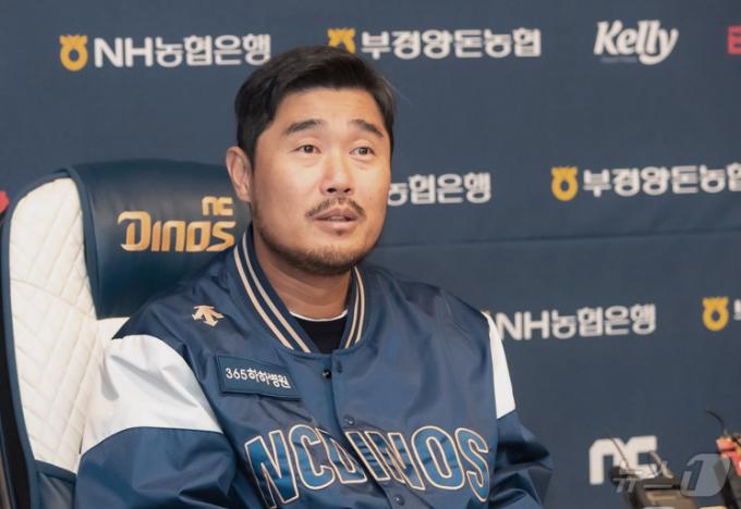 이호준 신임 NC다이노스 감독이 24일 오후 경남 창원시 마산회원구 창원NC파크 인터뷰실에서 기자회견을 하고 있다. (NC다이노스 제공) 2024.10.24/뉴스1