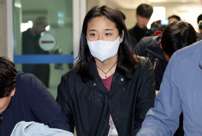 대한배드민턴협회가 안세영(22) 등 배드민턴 선수들을 후원사 광고 촬영에 동의 없이 동원했다는 주장이 나왔다. 세계 랭킹 1위 탈환에 성공한 배드민턴 국가대표팀 안세영이 귀국하고 있는 모습. /사진=뉴스1