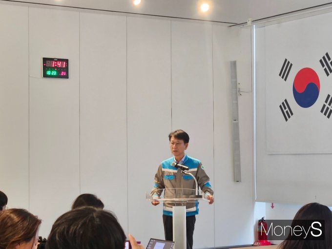 23일 배동환 삼표시멘트 대표가 삼척공장에서 회사의 경영 비전을 밝히고 있다. /사진=최유빈 기자