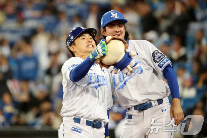 [뉴스1 PICK]홈런 '쾅쾅쾅쾅' 대구의 삼성은 달랐다… KS 시리즈 첫 승