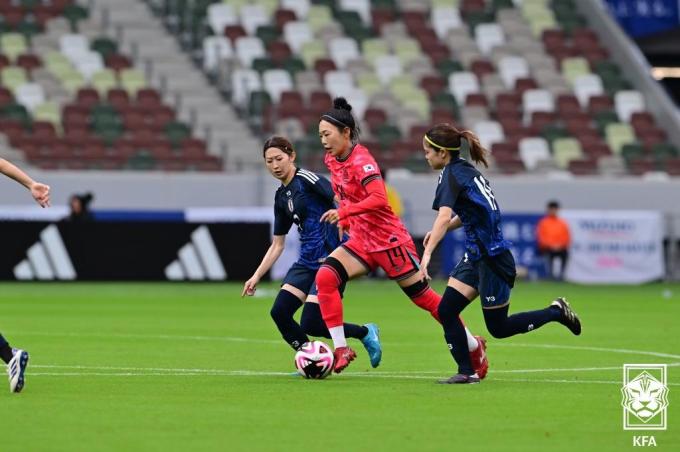 신상우 감독이 이끄는 여자 축구대표팀이 26일 일본 도쿄국립경기장에서 열린 일본과 평가전에서 대패했다. (대한축구협회 제공)