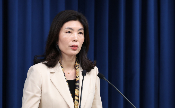 저출생 문제가 심각해진 가운데 대통령실이  유·사산 휴가기간 확대를 비롯해 이를 극복하기 위한 정책을 발표했다. 사진은 유혜미 대통령실 저출생대응수석이 27일 서울 용산 대통령실 청사에서 현안 브리핑을 하고 있는 모습. /사진=뉴시스