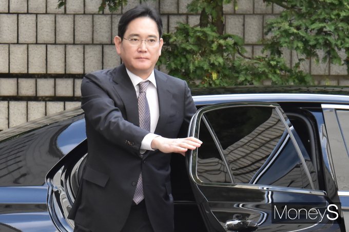 [머니S포토] 삼성 이재용 '삼성 부당합병 의혹' 항소심 속행 공판, 출석