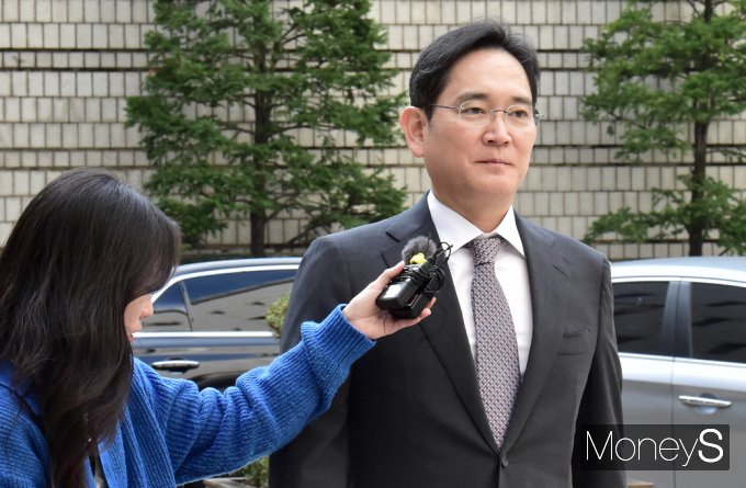 [머니S포토] 항소심 속행 공판 출석한 이재용 삼전 회장