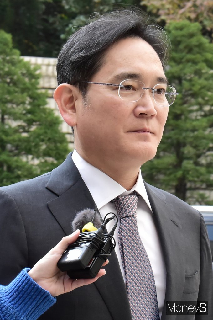 [머니S포토] 입 굳게 다문 이재용 삼성전자 회장