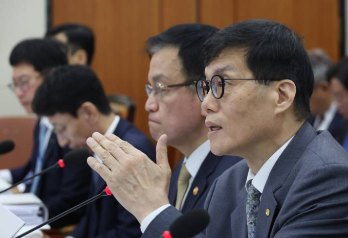 이창용 한국은행 총재가 29일 서울 여의도 국회에서 열린 기획재정위원회의 기획재정부 등 국정감사에서 의원 질의에 답하고 있다./사진=뉴시스