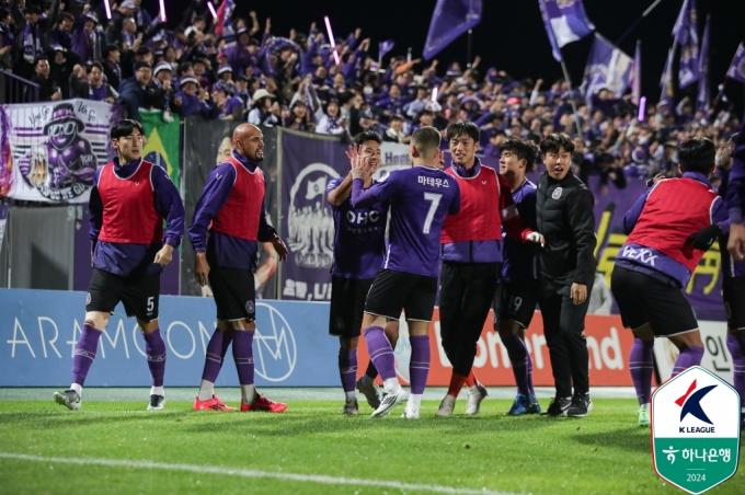 FC안양은 29일 열린 K리그2 37라운드 전남 드래곤즈와 홈 경기에서 1-1로 비겼다. (한국프로축구연맹 제공)