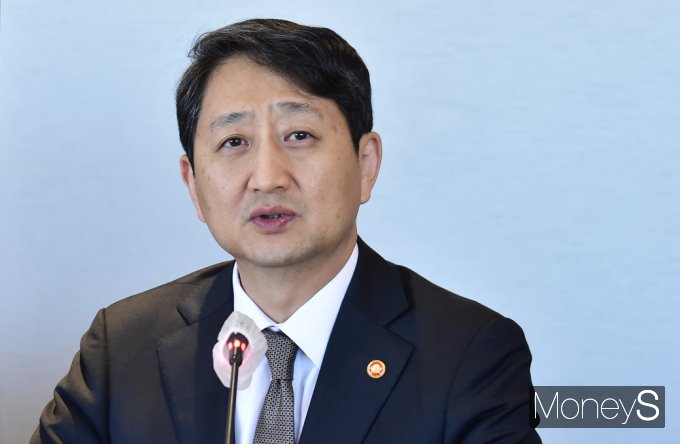 [머니S포토] 안덕근 장관 
