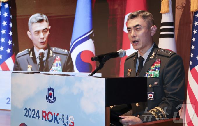 강신철 한미연합군사령부 부사령관이 31일 서울 중구 신라호텔에서 열린 '2024 한미 연합정책포럼'에 참석해 개회사를 하고 있다. 2024.10.31/뉴스1 ⓒ News1 김도우 기자