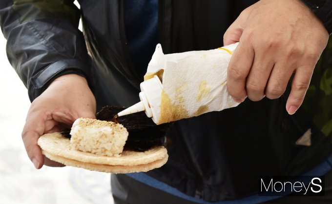 [머니S픽] 한강에서 개최된 '2024 전남세계 김밥페스티벌' 인산인해