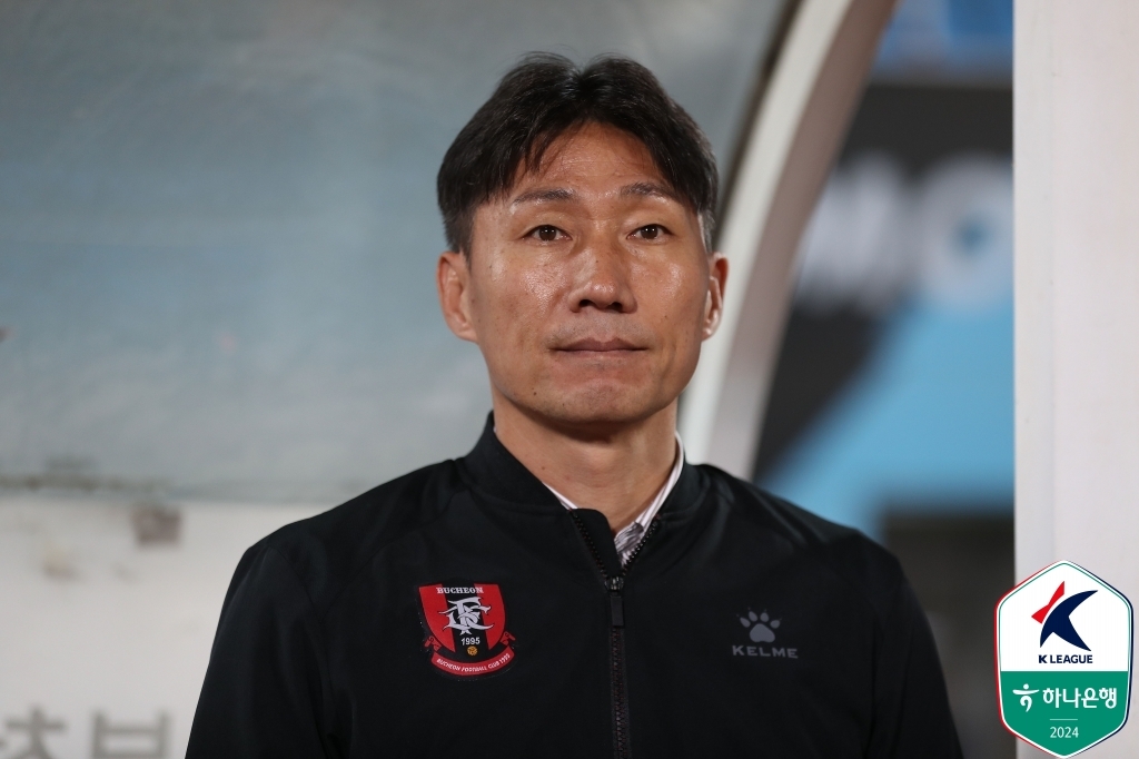 Bucheon coach‌ Lee Young-min
