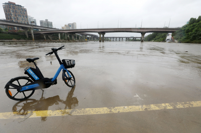 퇴근하던 경찰관이 삶을 비관하고 극단적 선택을 시도한 시민을 우연히 발견해 구출했다. 사진은 서울 강남구 탄천 공영주차장의 모습. /사진=뉴스1