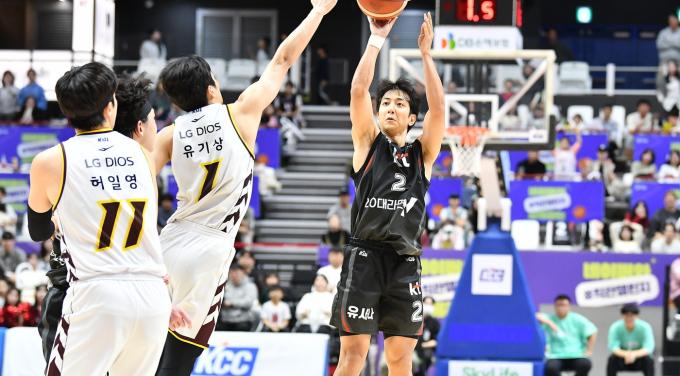 KT 허웅이 슛을 쏘고 있다.(KBL 제공)
