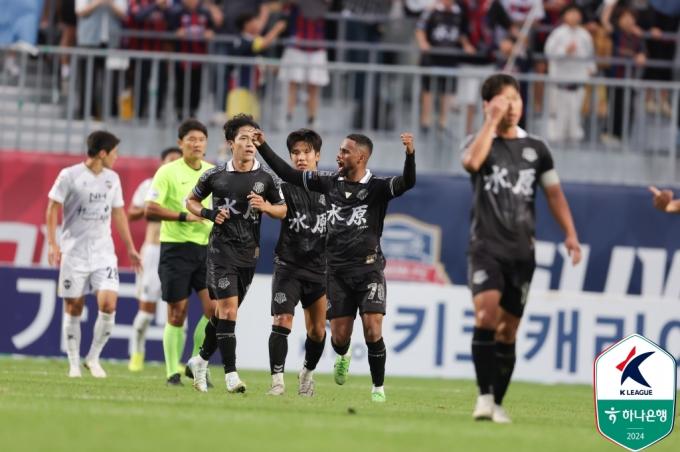 마지막 홈 경기에서 승리를 거둔 수원FC(한국프로축구연맹 제공)
