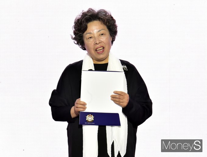 [머니S포토] 신경림 전 대한간호협회 회장 '간호 100년 대상' 선정