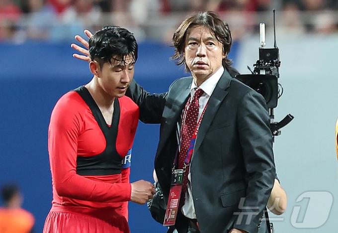 홍명보 대한민국 축구대표팀 감독과 손흥민. /뉴스1 ⓒ News1 김도우 기자