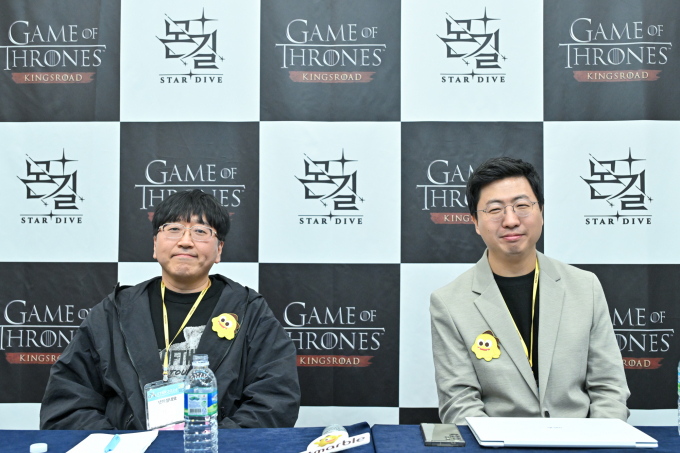  '지스타 2024'에서 14일 넷마블의 오픈월드 액션 역할수행게임(RPG) 신작 '왕좌의 게임: 킹스로드' 미디어 인터뷰가 열렸다. 사진은 장현일 넷마블네오 왕좌의 게임: 킹스로드 PD(왼쪽)와 문준기 넷마블 사업본부장이 인터뷰를 진행하는 모습. /사진=김성아 기자