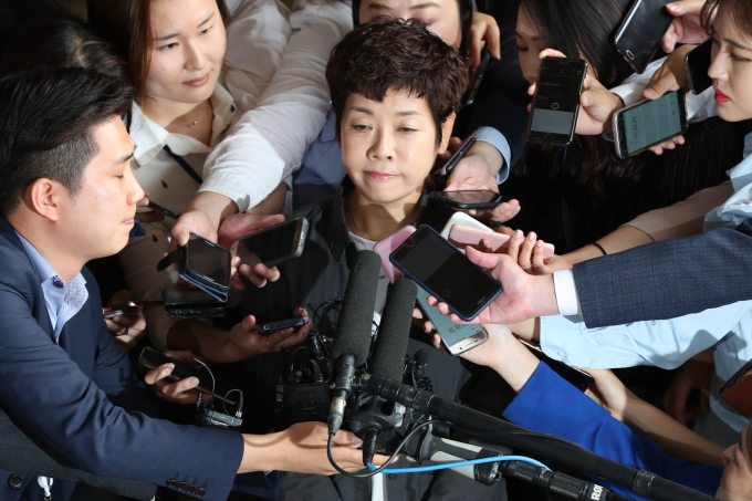 개그맨 김미화에 대한 허위사실을 유포한 혐의를 받는 전 남편이 항소심에서도 유죄 판결을 받았다.사진은 2017년 9월 서초구 서울중앙지검에 참고인 신분으로 출석해 취재진 질문에 답변한 코미디언 김미화. /사진=머니투데이