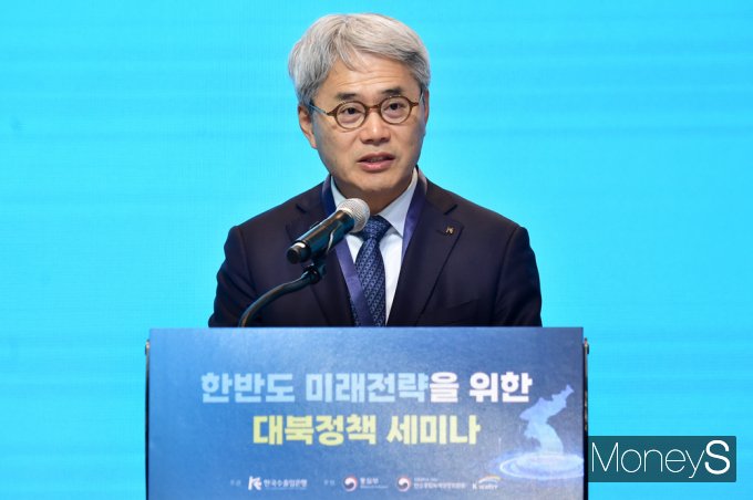 ▲ 개회사 전하는 윤희성 한국수출입은행장
