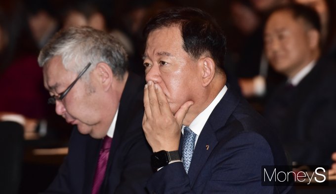 [머니S포토] 2024 몽골자본 시장 세미나, 경청하는 서유석 금투협회장