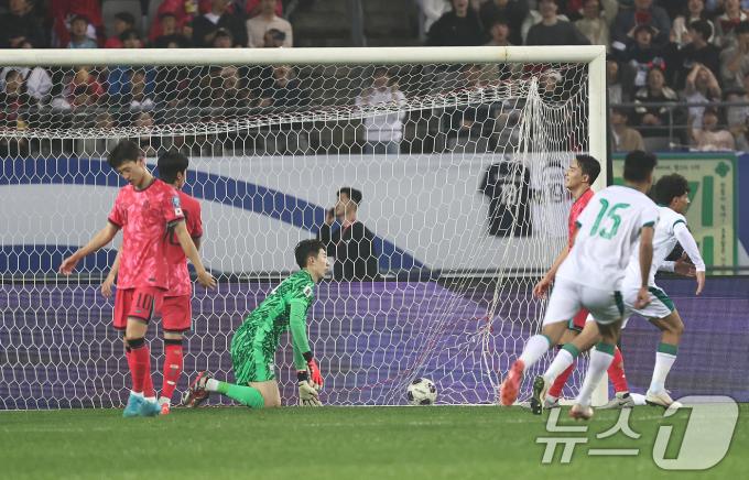 2026 국제축구연맹(FIFA) 북중미 월드컵 본선에서 경쟁력을 높이기 위해선 수비 안정화가 필요하다. /뉴스1 ⓒ News1 구윤성 기자
