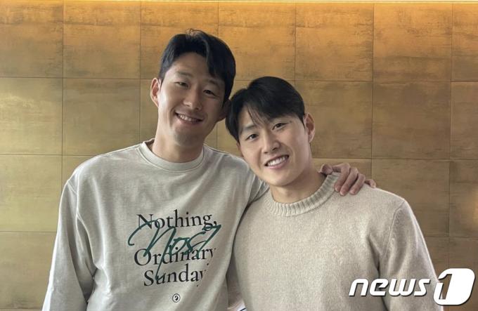 2023 아시아축구연맹(AFC) 아시안컵 기간 도중 '주장' 손흥민(토트넘)과 충돌했던 이강인(파리 생제르맹)이 영국 런던으로 찾아가 손흥민에게 사과했다(손흥민 SNS 캡처) 2024.2.21/뉴스1 ⓒ News1 이승배 기자