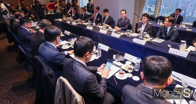 [머니S포토] 산업부, 美 신정부 대비 반도체 업계 간담회