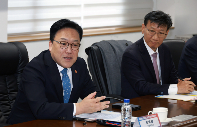  금융당국이 내년 3월말 공매도 재개를 앞두고 무차입공매도 방지 조치를 의무를 위반한 증권사에게는 1억원 이하 과태료와 제재를 부과하기로 했다./사진=뉴스1