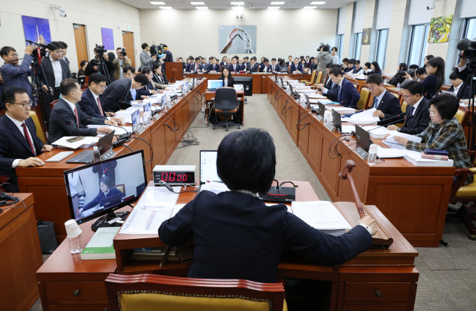 '이동통신 단말장치 유통구조 개선에 관한 법률'(단통법) 폐지안이 국회 과학기술정보방송통신위원회 법안심사소위원회를 통과했다. 사진은 지난 11월  서울 여의도 국회에서 열린 과학기술정보방송통신위원회 전체회의 모습. /사진=뉴시스