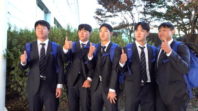 삼성 신인 선수인 차승준(왼쪽부터), 함수호, 심재훈, 홍준영, 배찬승.(삼성 라이온즈 제공)