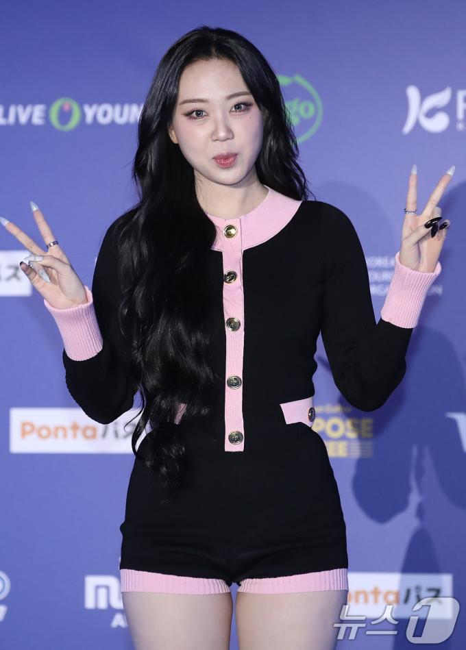 가수 이영지가 22일 일본 오사카 쿄세라 돔에서 열린 '2024 마마 어워즈'(MAMA AWARDS) 레드카펫 행사에 참석해 포즈를 취하고 있다. 2024.11.22/뉴스1 ⓒ News1 권현진 기자