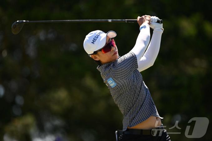 안나린이 9일(현지시간) 뉴저지주 갤러웨이의 시뷰 베이코스에서 6위를 기록한 LPGA 투어 숍라이트 LPGA 클래식 마지막 날 8번 홀서 샷을 하고 있다. 2024.06.10 ⓒ AFP=뉴스1 ⓒ News1 우동명 기자