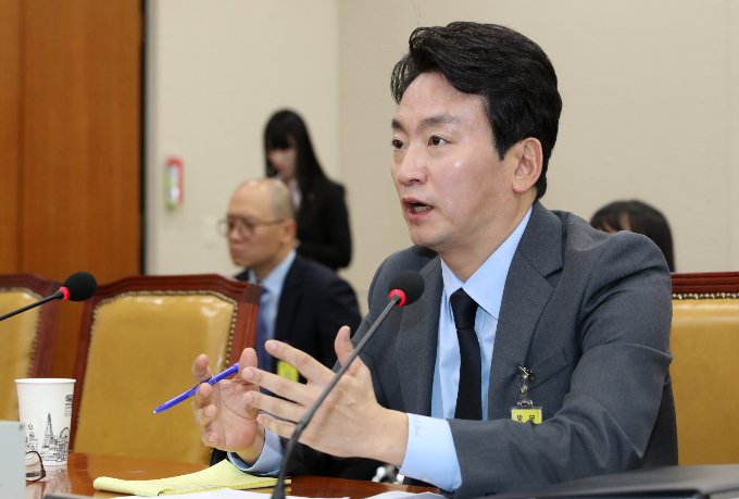 윤석열 대통령이 박장범 한국방송공사(KBS) 사장 임명안을 재가했다. 박장범 KBS 사장 후보자가 지난 20일 서울 여의도 국회 과학기술정보방송통신위원회에서 열린 인사청문회에 출석해 의원 질의에 답변하고 있다. /사진=뉴스1